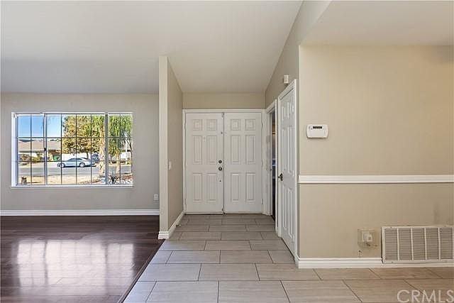 25653 Stuyvesant St - Photo 7 of 24
