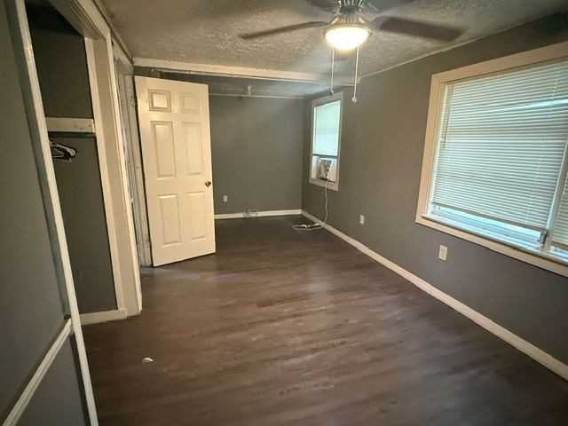 332 Palm Ave - Photo 5 of 7