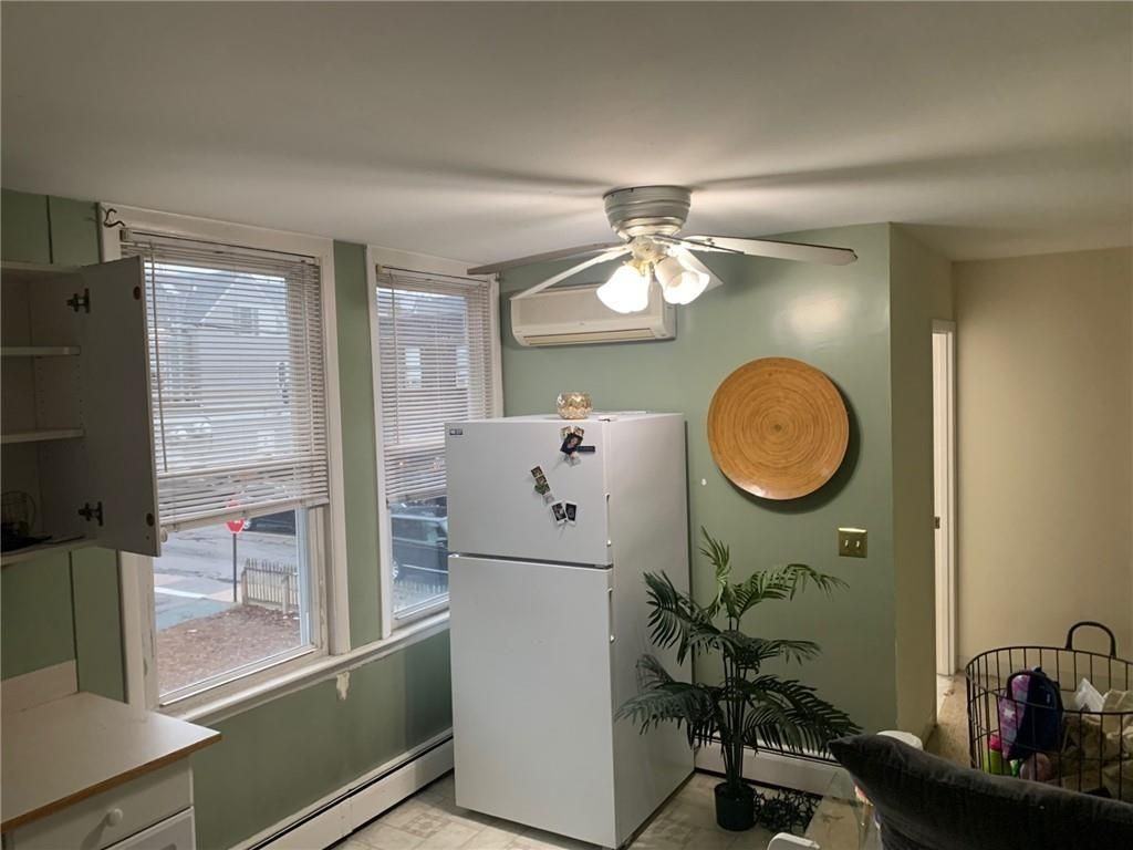 603 Thames St ##4 - Photo 6 of 13