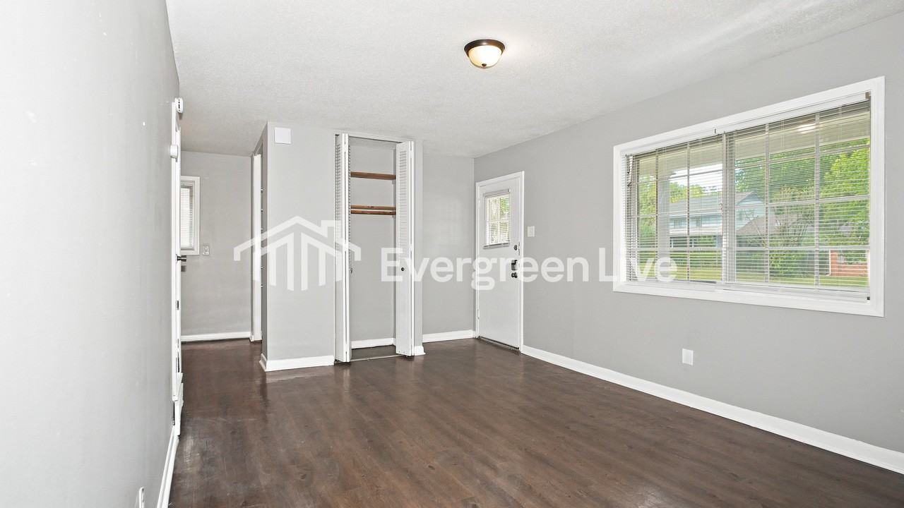 4083 Kenosha Rd - Photo 3 of 15