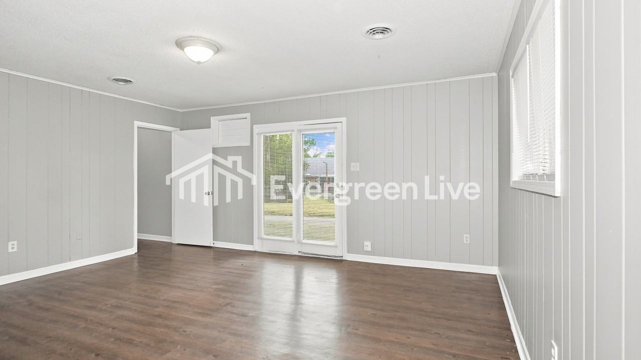 4083 Kenosha Rd - Photo 6 of 15