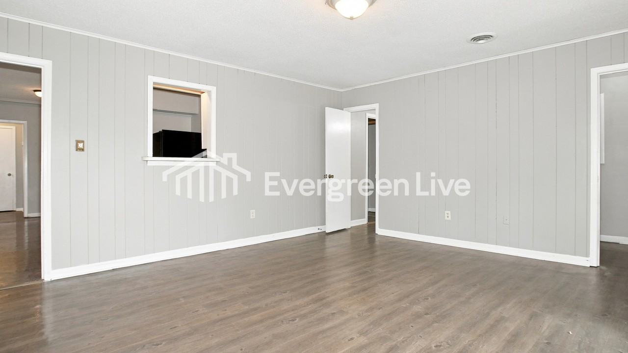 4083 Kenosha Rd - Photo 7 of 15