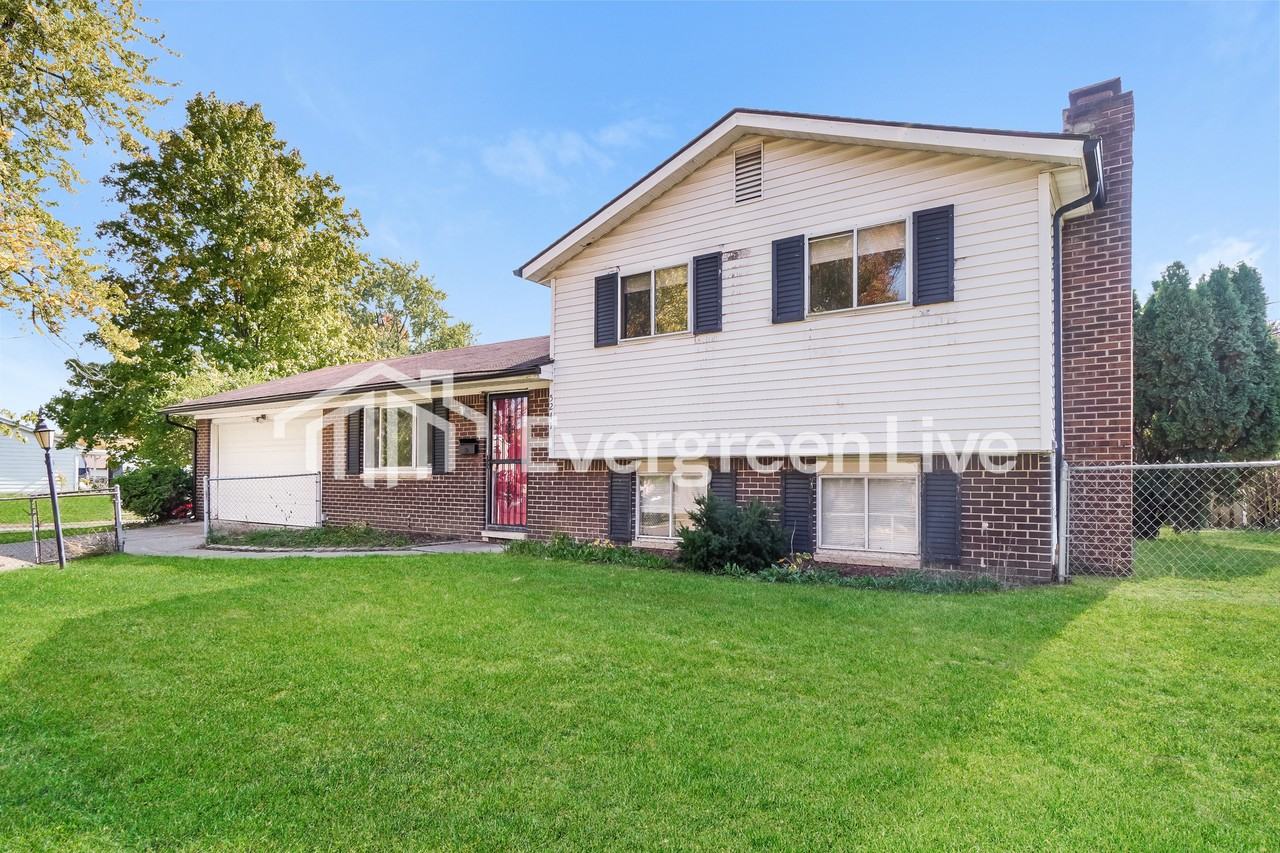 5241 Carbondale Dr - Photo 2 of 15