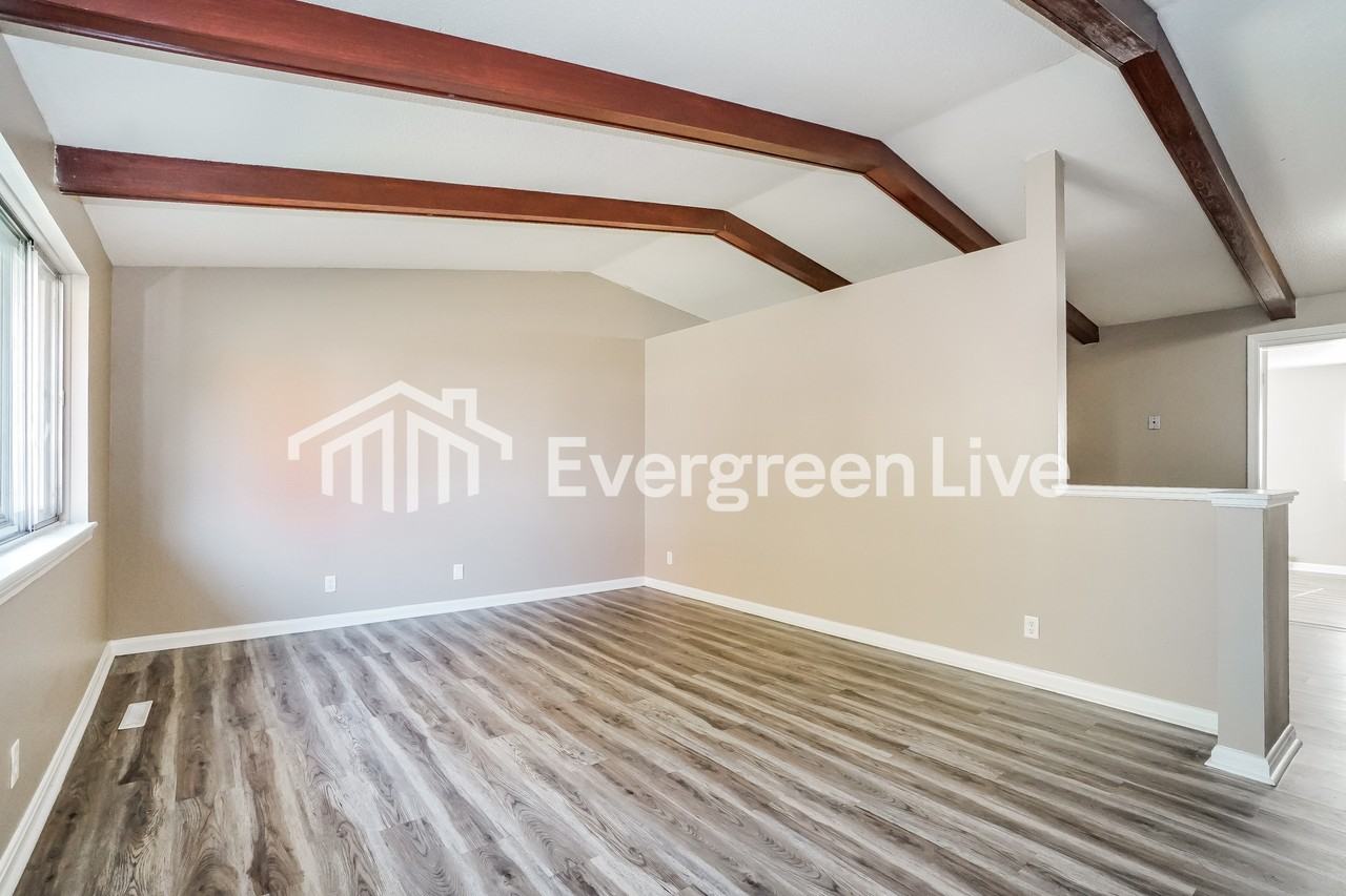 5241 Carbondale Dr - Photo 3 of 15