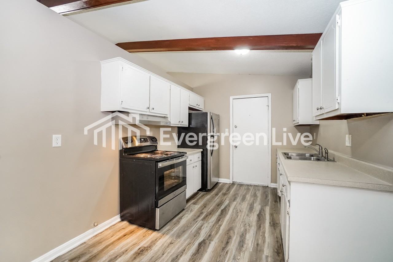 5241 Carbondale Dr - Photo 6 of 15