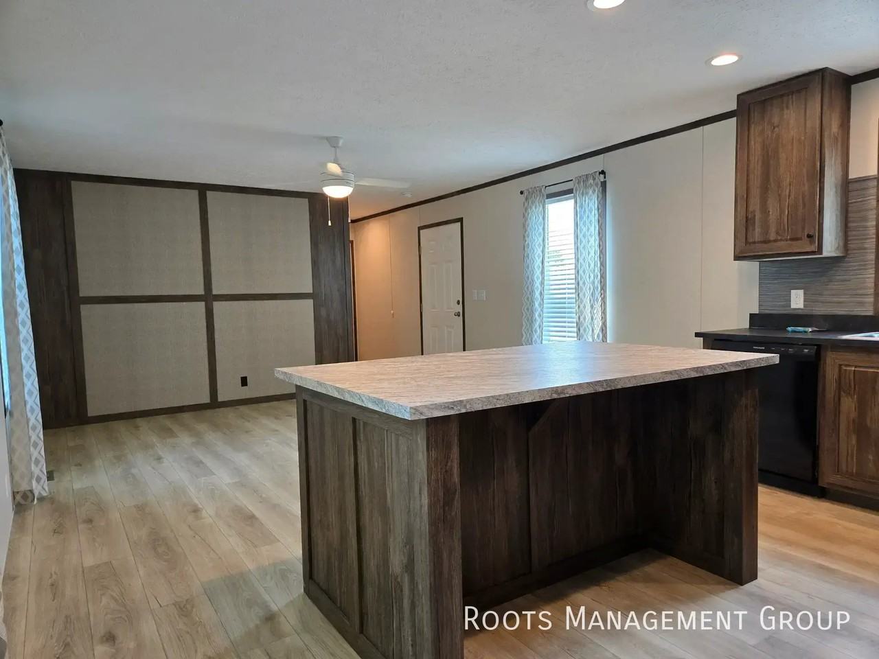 225 Robin Dr #225 - Photo 4 of 14