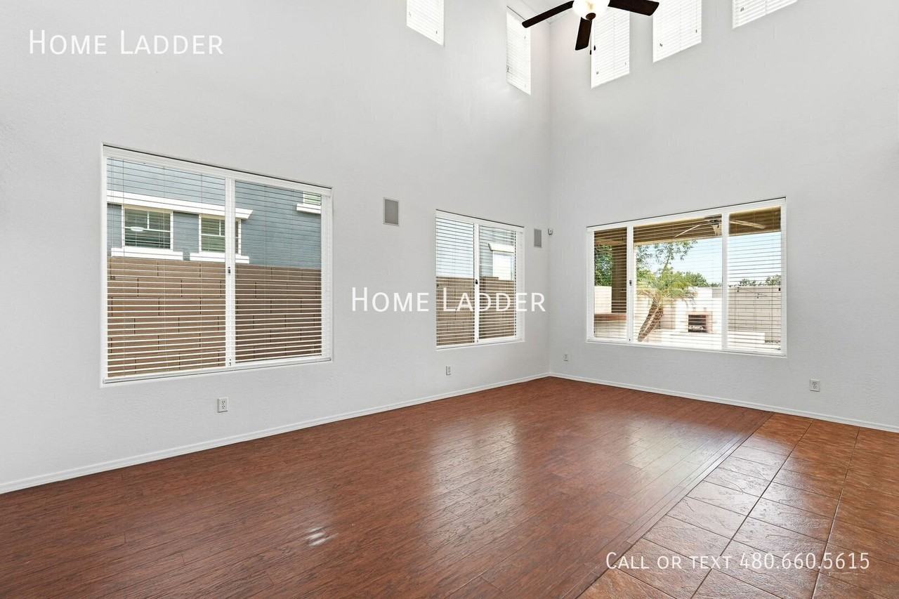 3411 E Mesquite St - Photo 4 of 45
