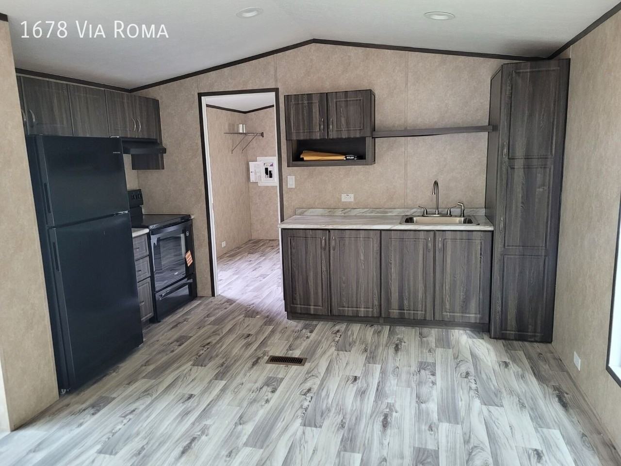 1678 Via Roma Dr - Photo 2 of 9