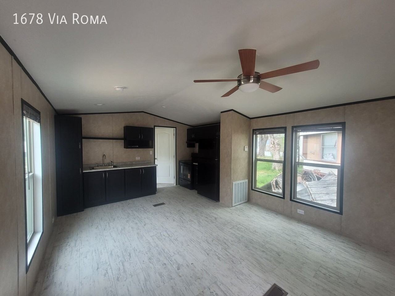 1678 Via Roma Dr - Photo 3 of 9