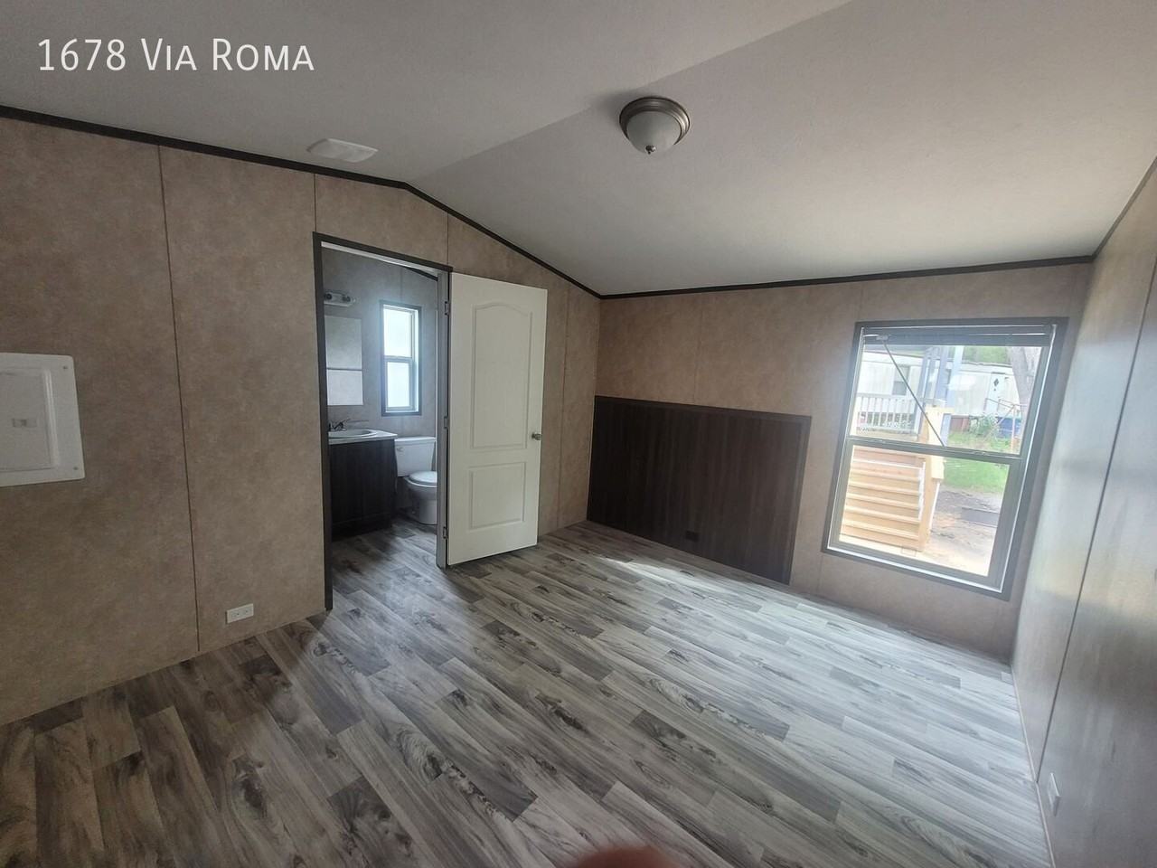1678 Via Roma Dr - Photo 4 of 9