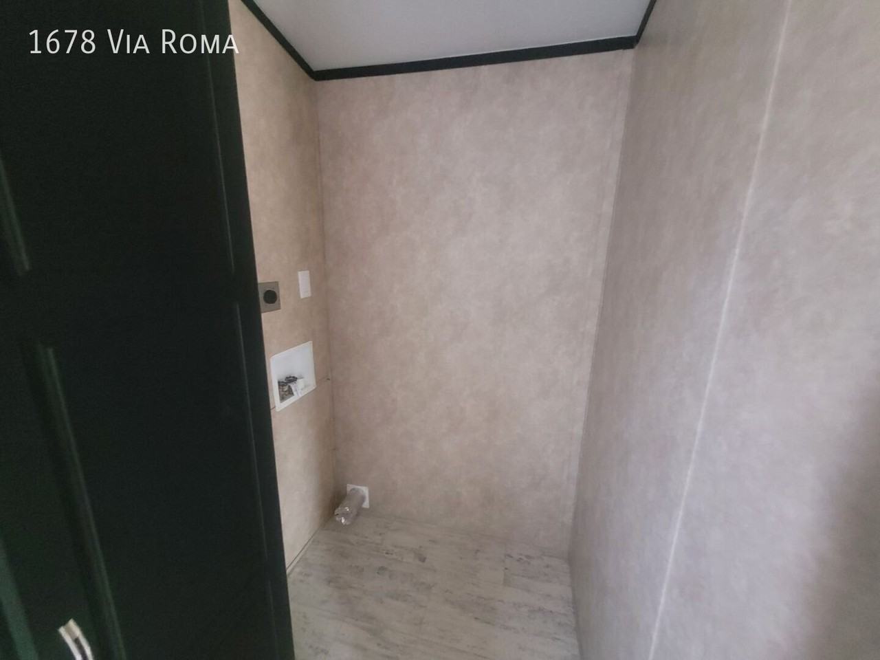 1678 Via Roma Dr - Photo 5 of 9