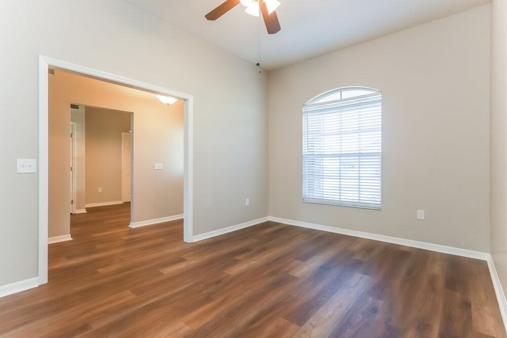 7607 Canterbury Cir - Photo 3 of 16