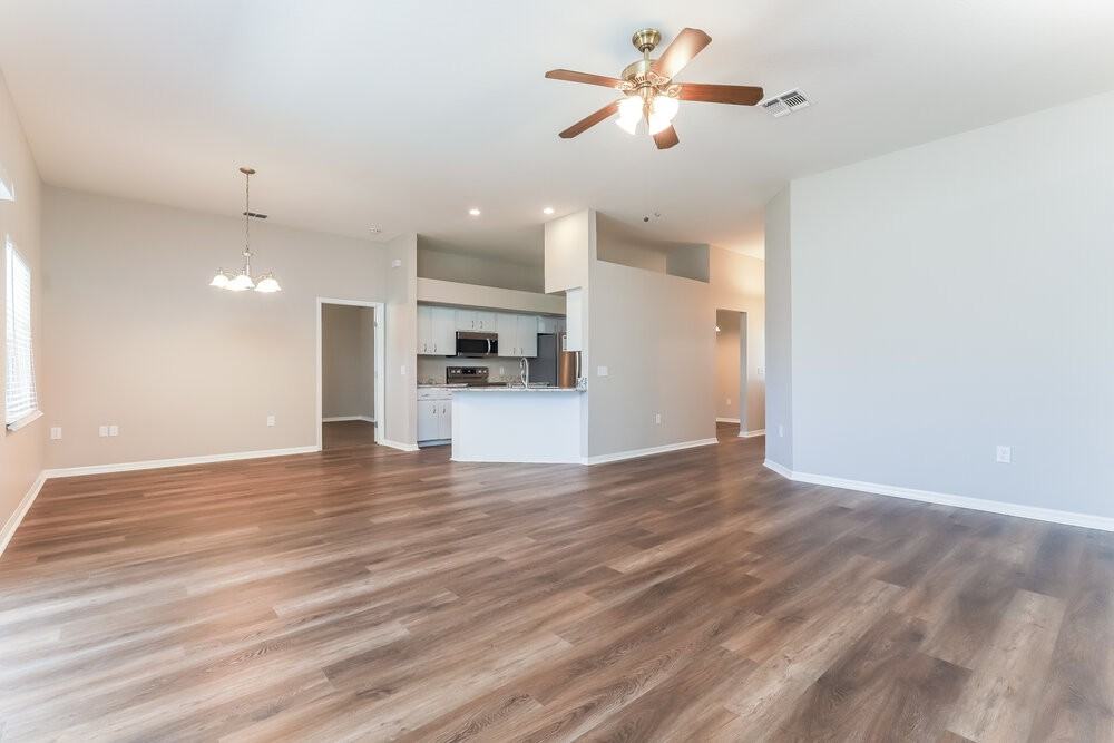 7607 Canterbury Cir - Photo 4 of 16