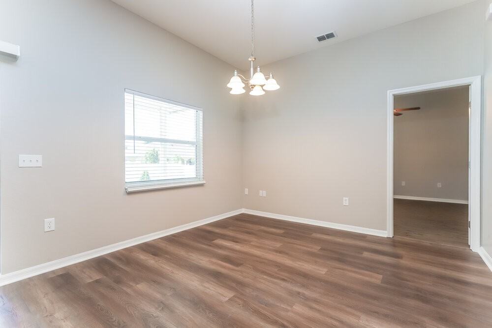 7607 Canterbury Cir - Photo 5 of 16