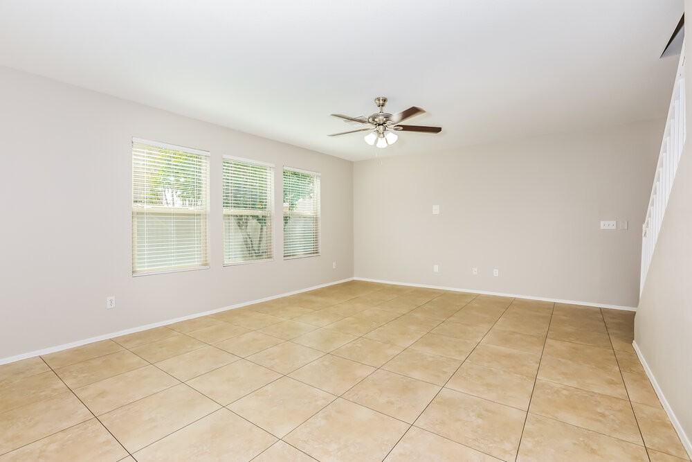 6061 S Wilson Dr - Photo 6 of 17