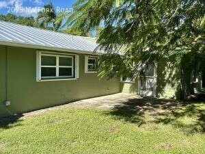 2095 Nw Fork Rd - Photo 3 of 15