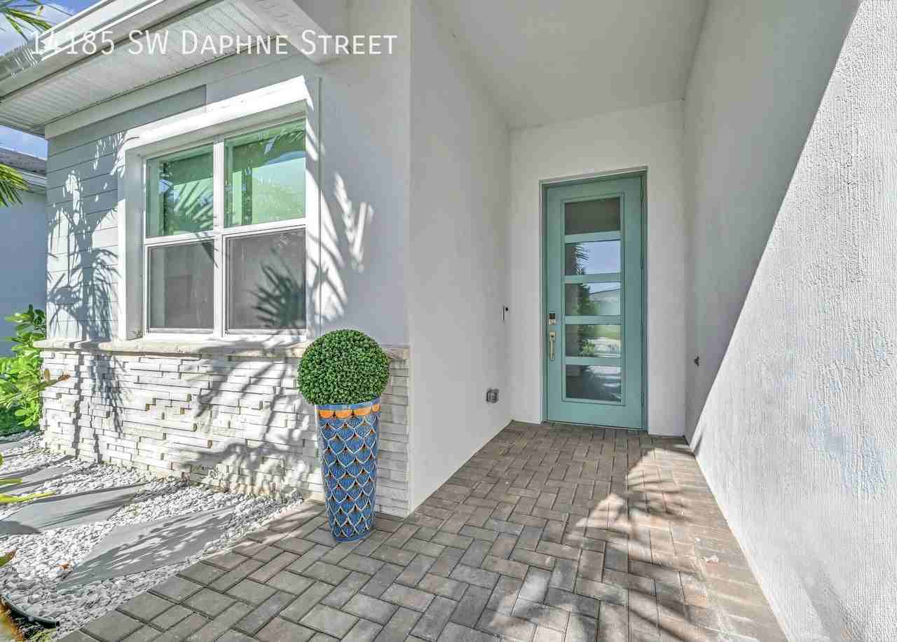 14185 Sw Daphne St - Photo 3 of 28