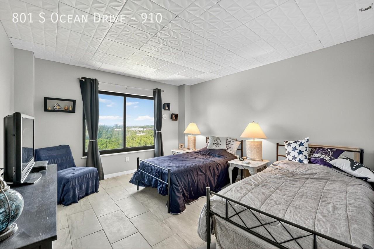 801 S Ocean Dr #910 - Photo 5 of 25
