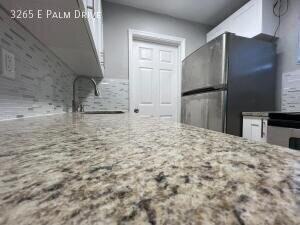 3265 E Palm Dr - Photo 3 of 15