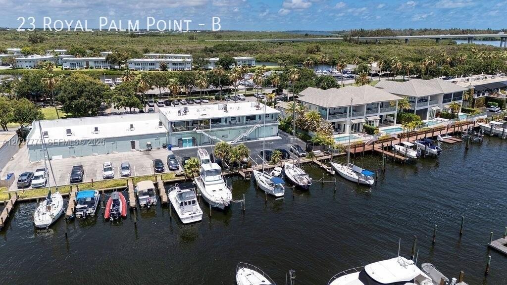 23 Royal Palm Pt #B - Photo 6 of 15