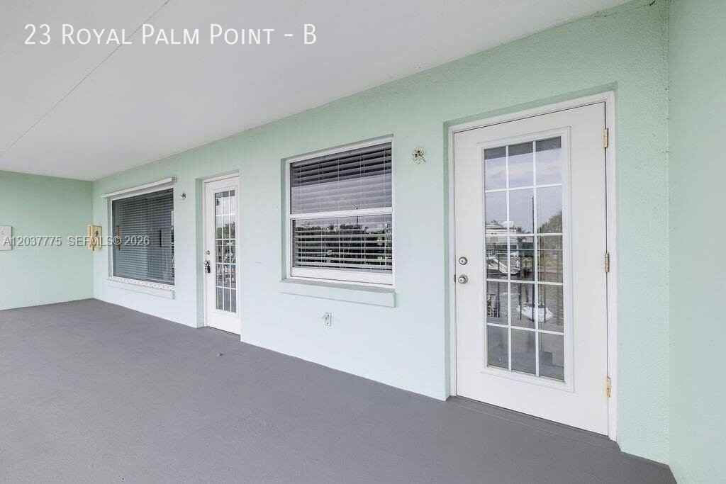 23 Royal Palm Pt #B - Photo 7 of 15
