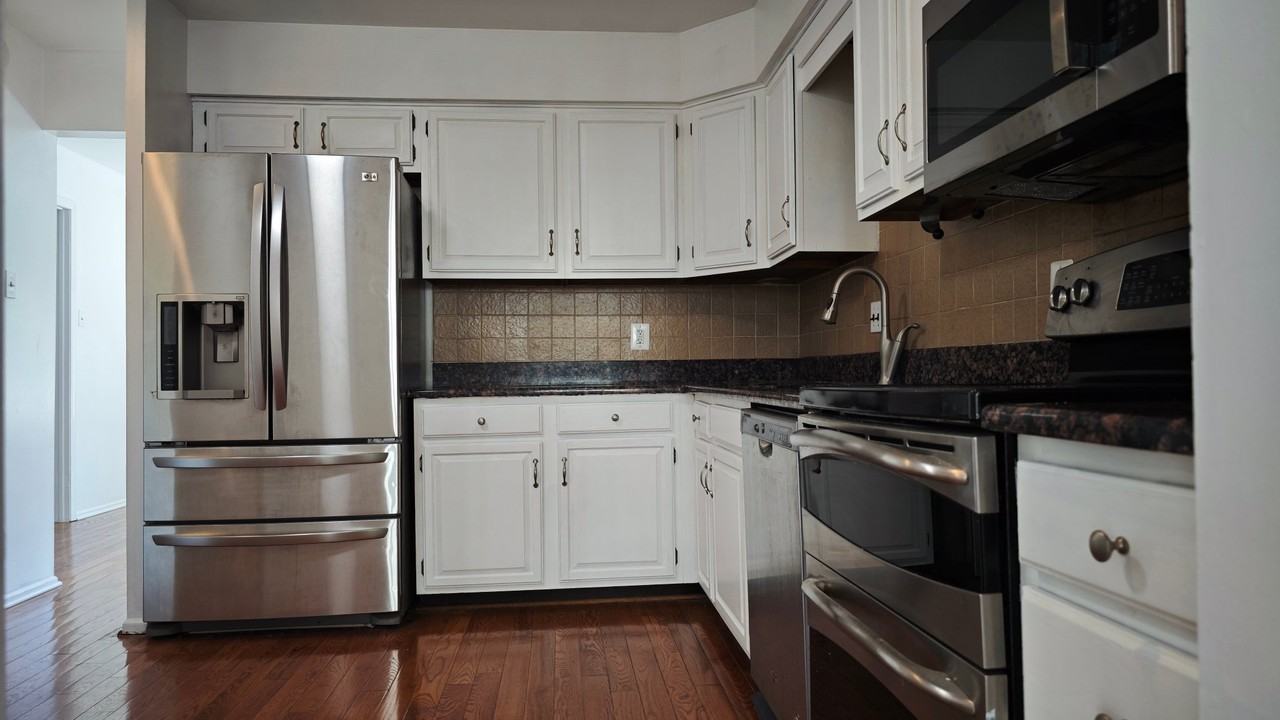 1187 Heyward Rd - Photo 4 of 27