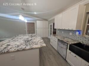 625 Coconut Ave N - Photo 5 of 15