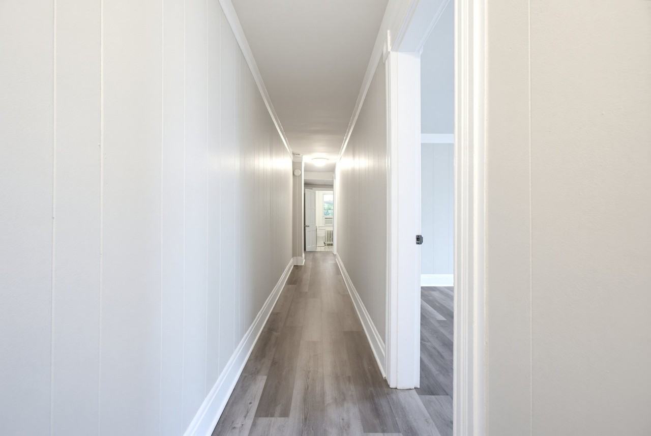39 Bloomsbury Ave #2 - Photo 4 of 21