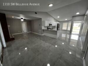 1310 Sw Bellevue Ave - Photo 4 of 15