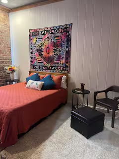 1043 S Pine St #B - Photo 4 of 8