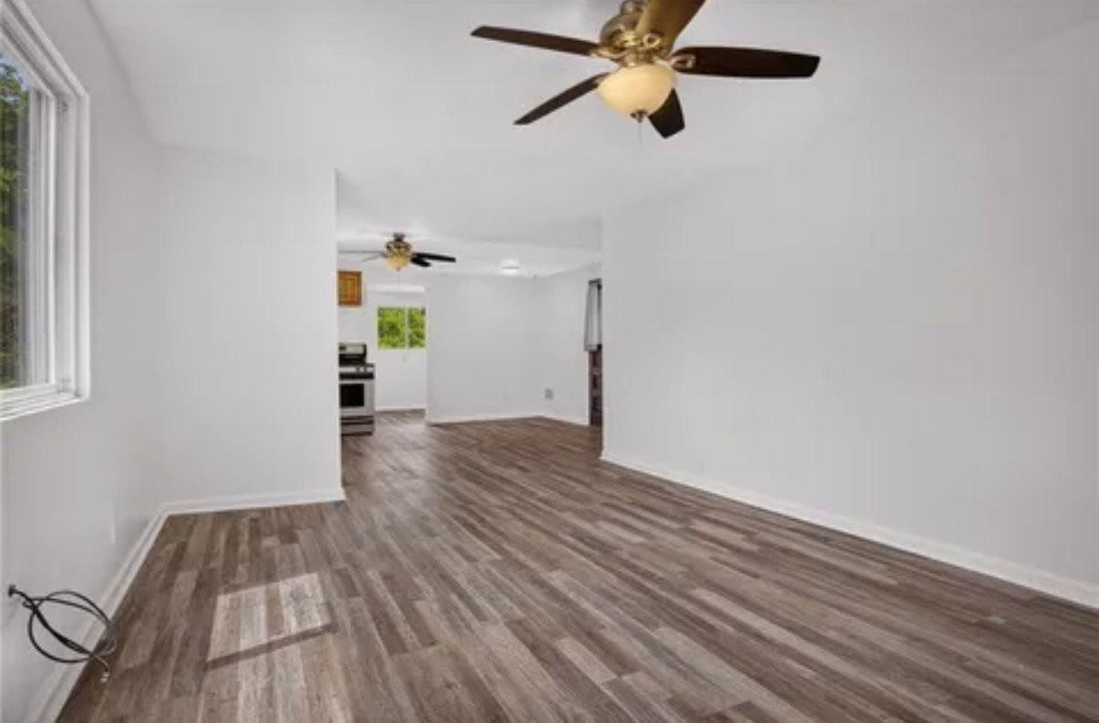 6 Hemlock St - Photo 3 of 11