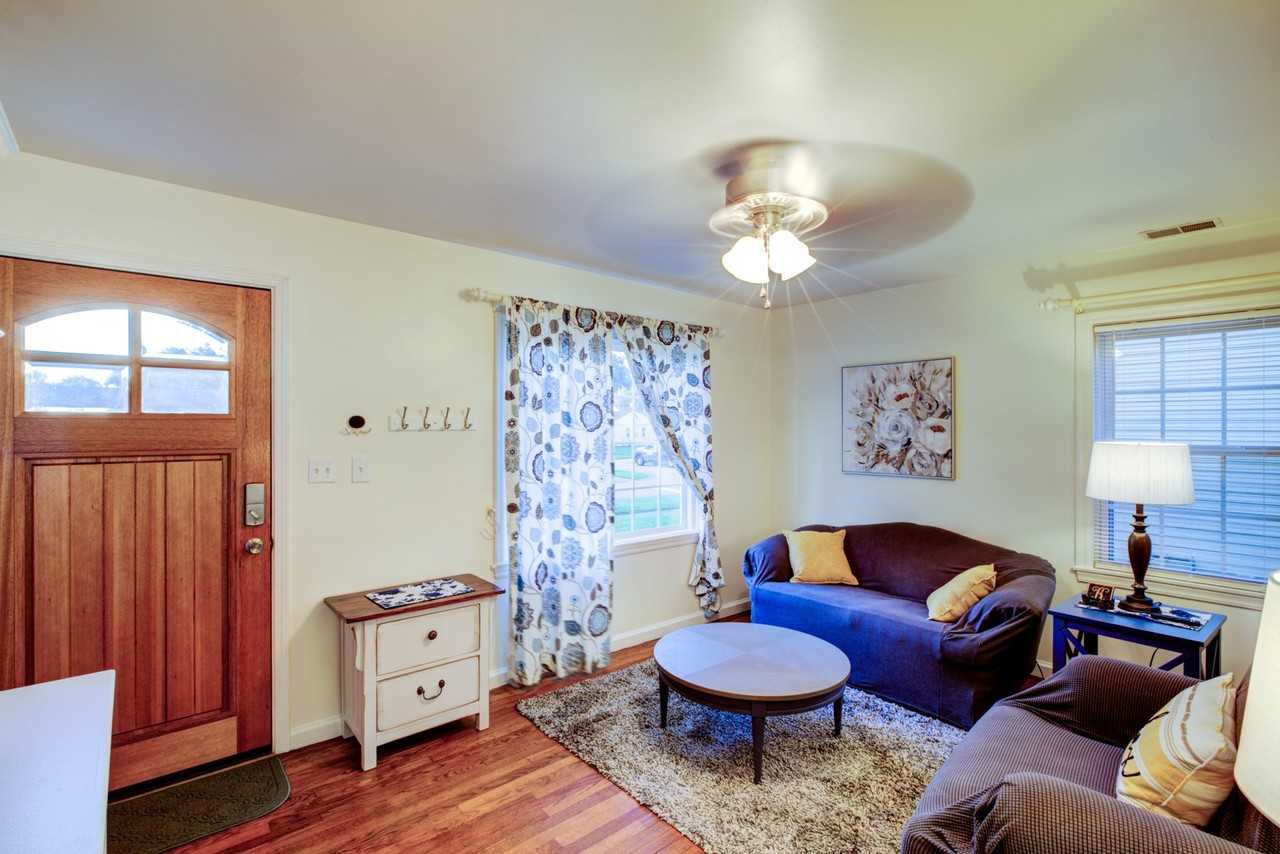620 Penguin St - Photo 4 of 18