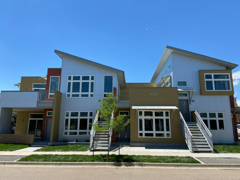 909 Blondel St #204