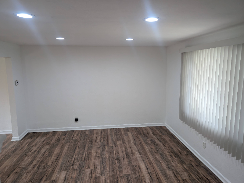 125 E Willock Rd - Photo 7 of 19
