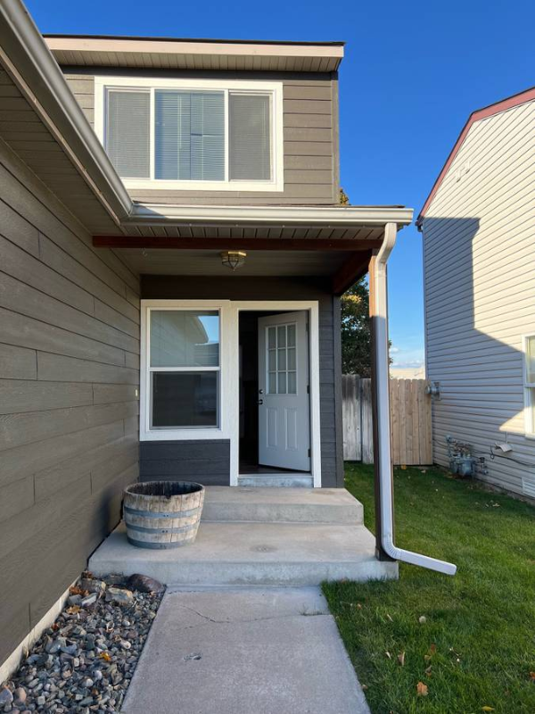 1985 Greatview Dr - Photo 2 of 17