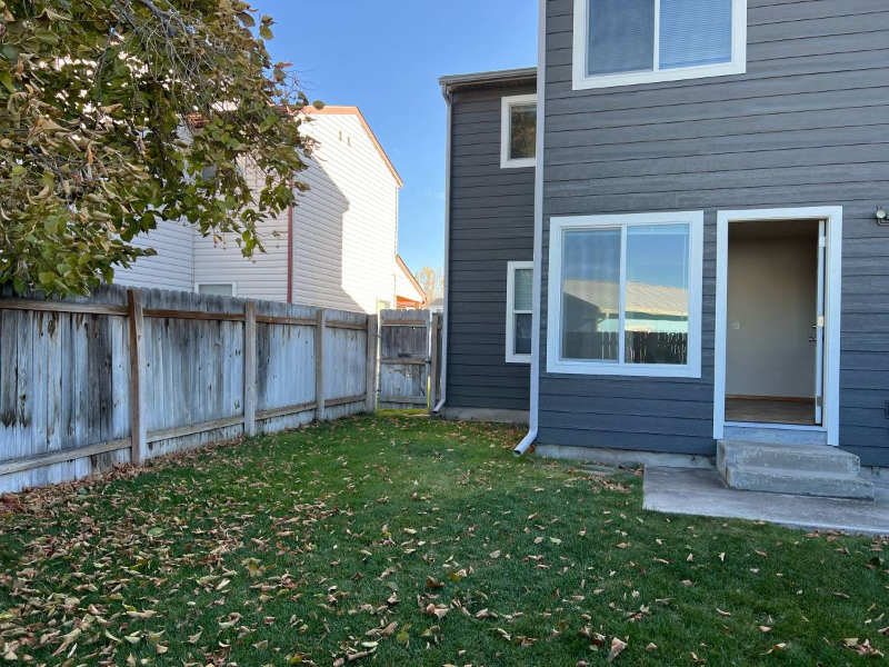 1985 Greatview Dr - Photo 3 of 17