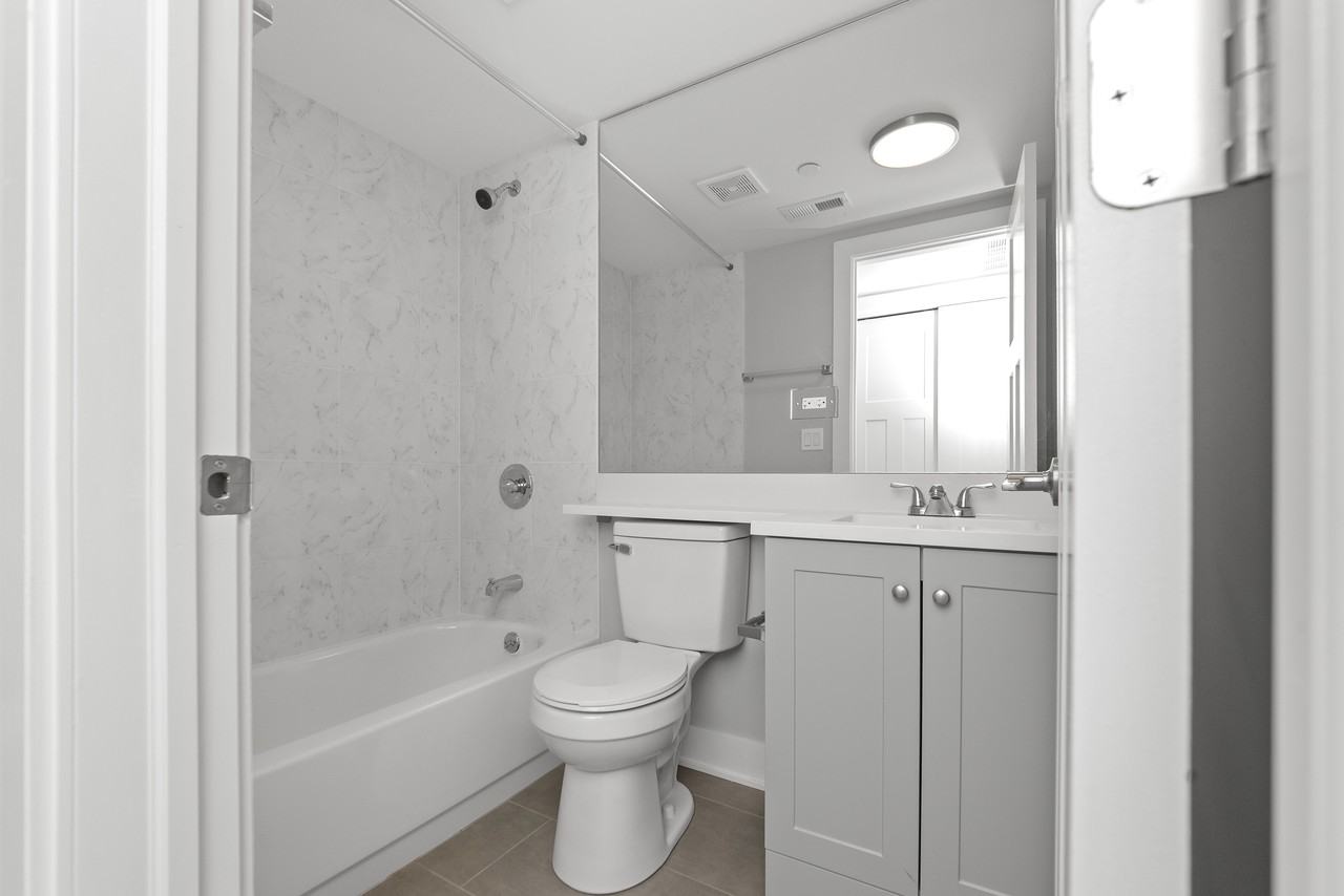 1133 Oak Avenue #1133-E2 - Photo 4 of 9
