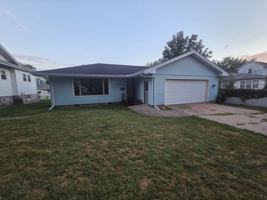featured image of 218 E Pierce St