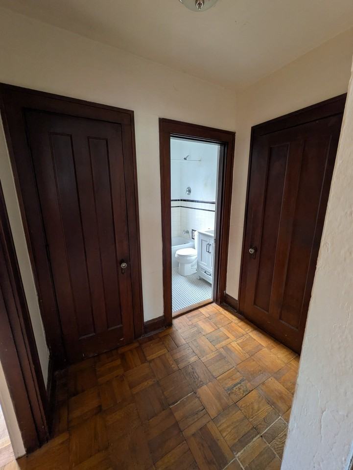 1968 Berkley Ave #5 - Photo 6 of 7