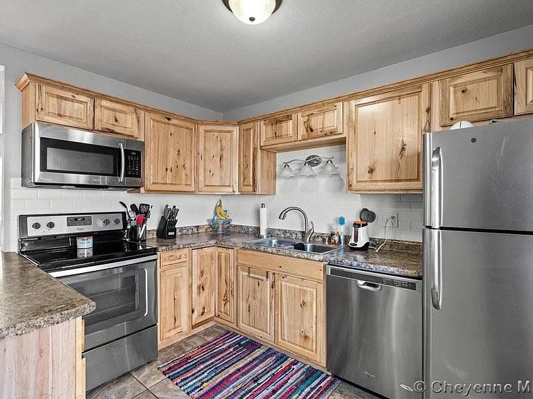 5408 Potomac St - Photo 3 of 14