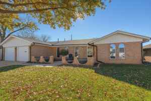 featured image of 8705 Lakeaire Dr