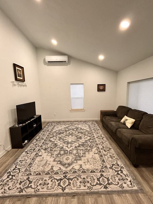 826 Burton Ave - Photo 4 of 23