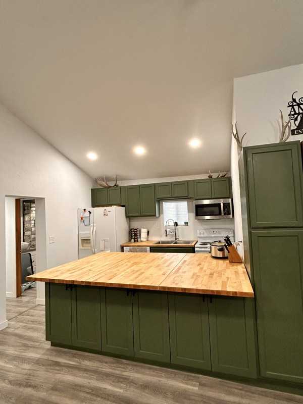 826 Burton Ave - Photo 7 of 23