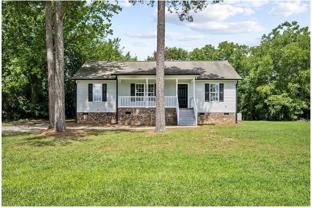 104 Lakeside Dr - Photo 1 of 1