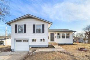4621 Mersington Ave - Photo 1 of 1