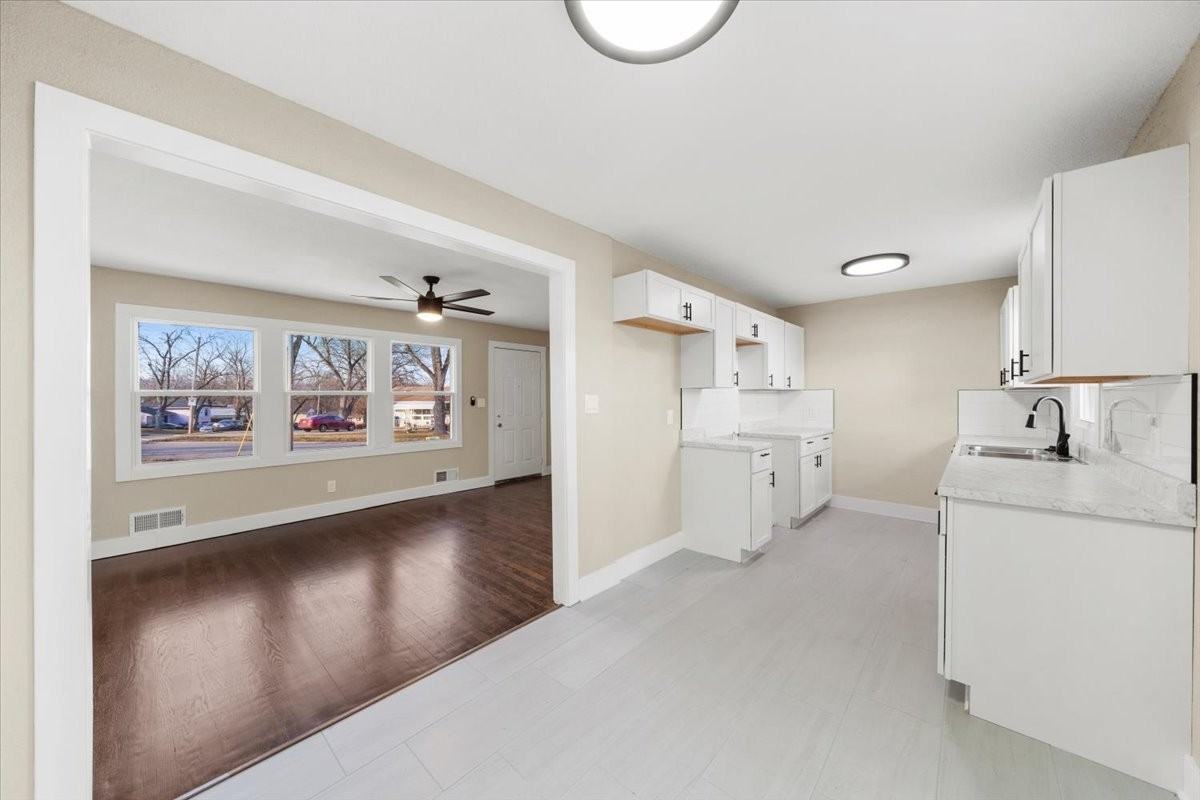 4621 Mersington Ave - Photo 2 of 8