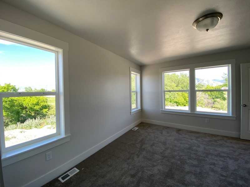 1403 W Creekside Dr - Photo 2 of 23