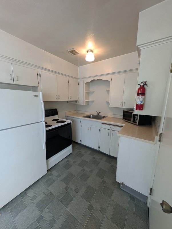 5133 Se Woodward St #1 - Photo 2 of 7