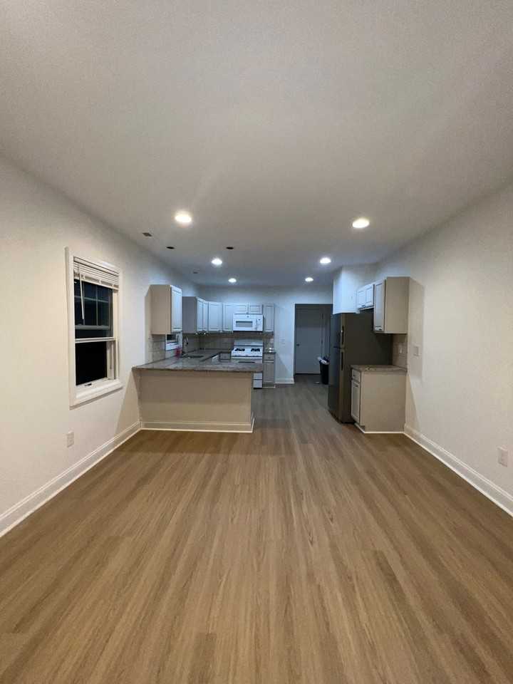 42 Fairfield St #3 - Photo 2 of 9