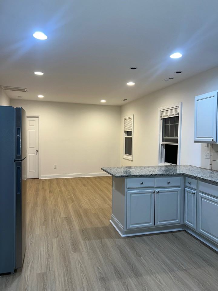 42 Fairfield St #3 - Photo 3 of 9